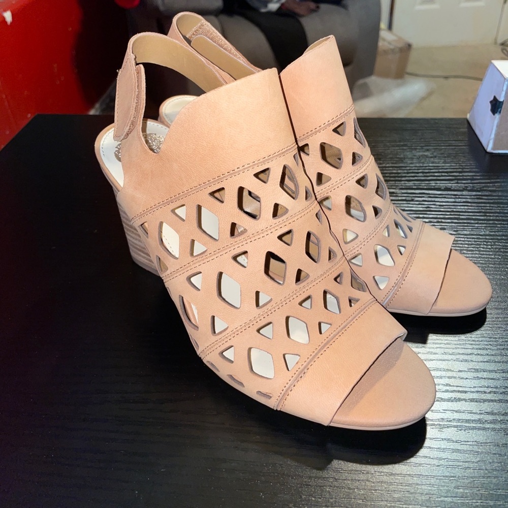 Vince camuto heels 8.5